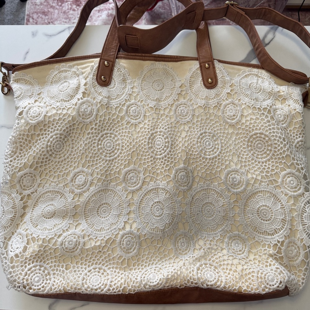 Merona Cream Lace‎ Overnight Bag - Picture 6 of 10